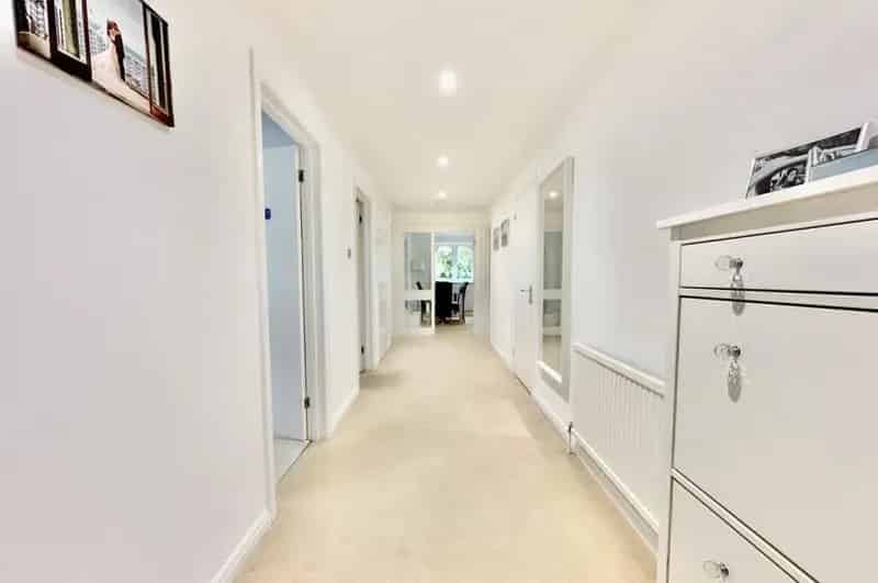 3 Bedroom Apartment for Sale in West Cliff