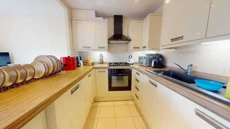 2 Bedroom Flat for Sale in Leckhampton, Cheltenham