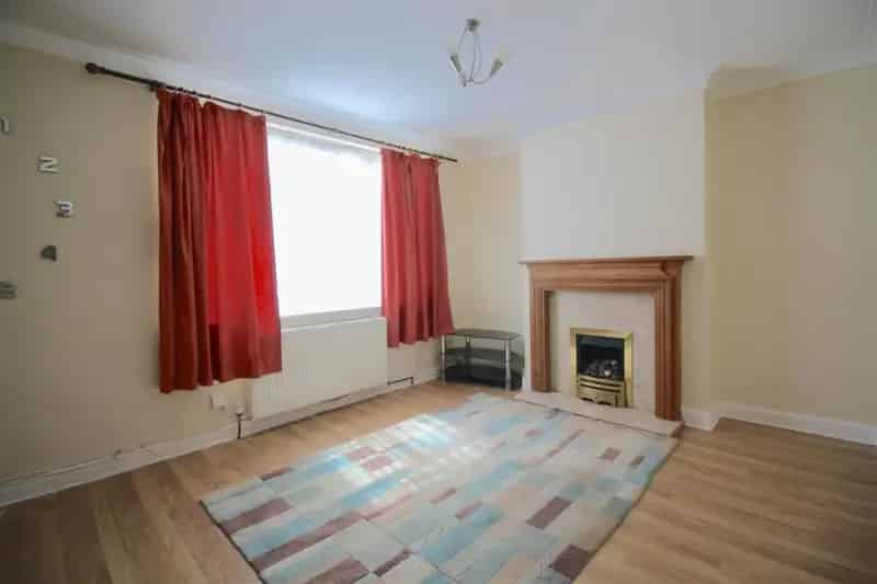 2 Bedroom Semi Detached House Sheldon