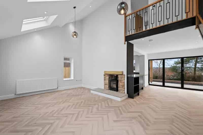 5 Bedroom Detached House To Let