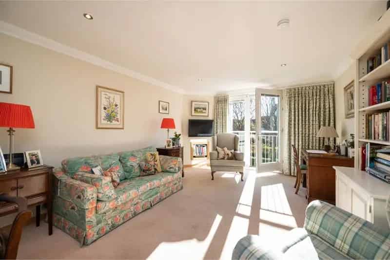 1 Bed Flat North Berwick Sea Views Gated Parking
