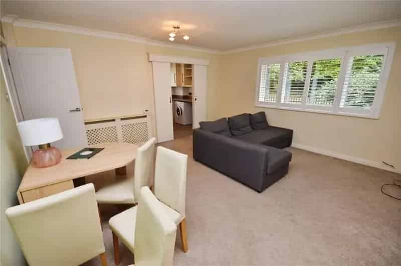 2 Bed Flat for Sale Thorley Park