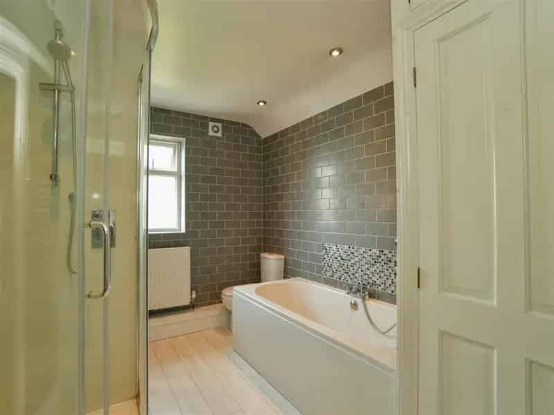 3 bedroom House
 For Sale 
Total Size: 941 SQ FT