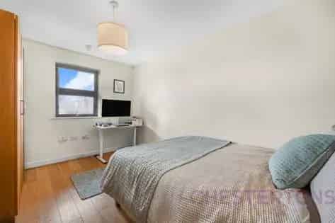 2 Bedroom Flat near Bromley-by-Bow Station