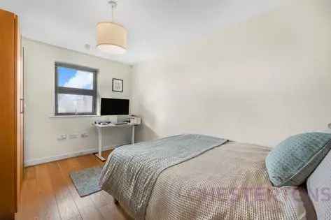 2 Bedroom Flat near Bromley-by-Bow Station