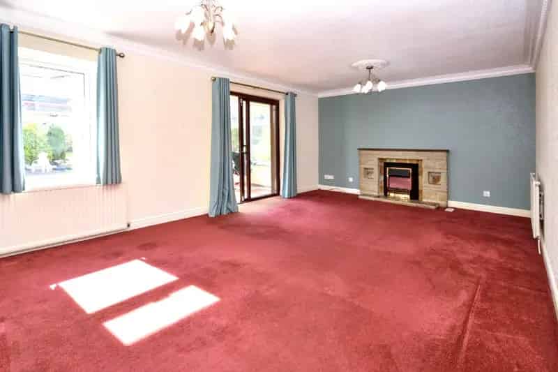 3 Bed Detached Bungalow Near Amenities