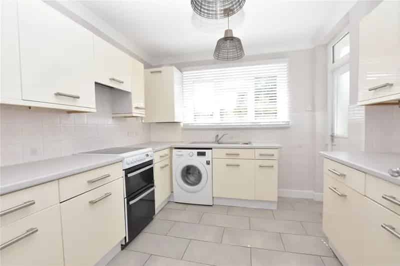 Two Double Bedroom Apartment in Burton Court