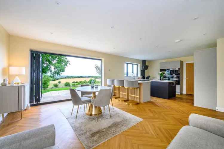 7 Bedroom Detached House for Sale in LS27