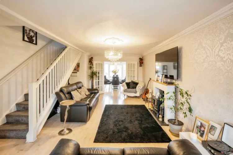 Executive Style 4 Bedroom Detached Home