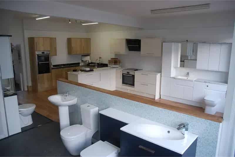 Commercial Property with 2 Reception Rooms in Kirkcudbright