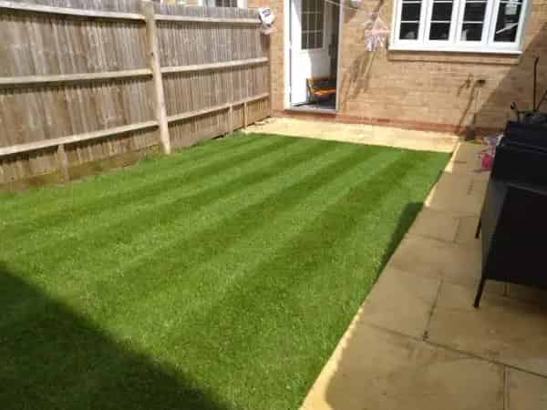 2 Bed Mid Terraced House Near Witney Town Centre