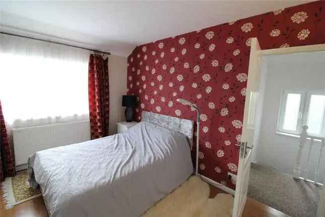 3 Bedroom Semi-Detached House Brislington Bristol