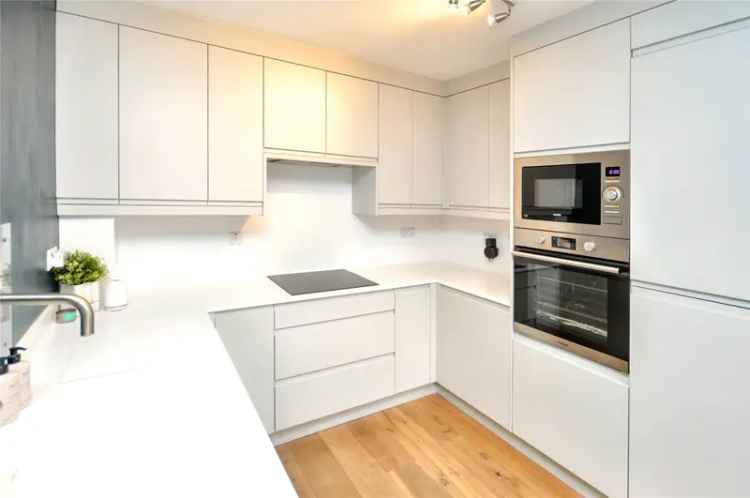 4 Bedroom Modern Townhouse Near Leeds City Centre