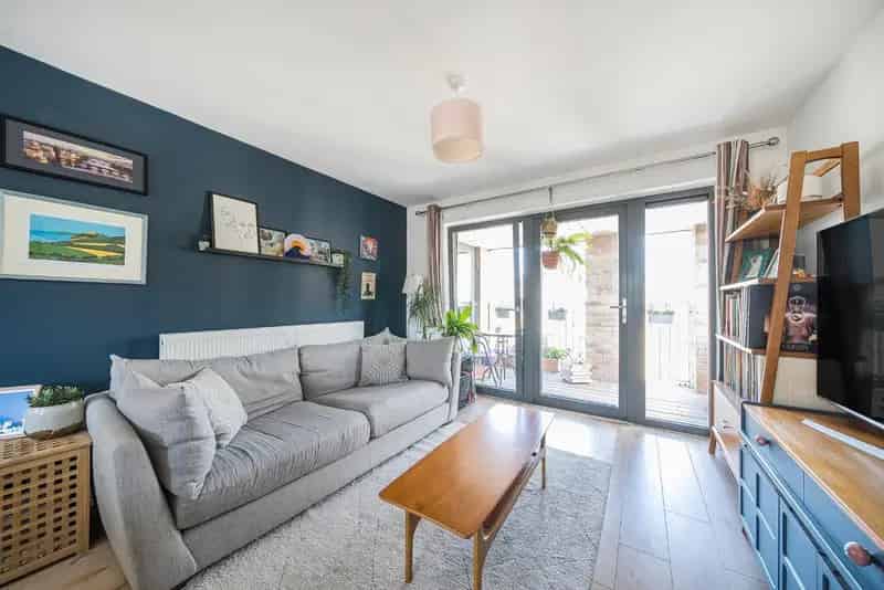 Two-Bedroom Apartment Modern Finishes High-Quality Desirable Development