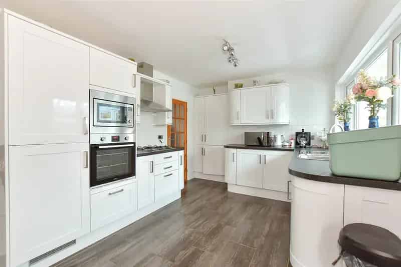 3 Bedroom Detached Bungalow for Sale in Pondwell