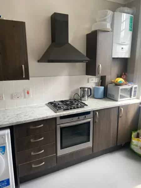 Bright Battersea Flat Near Parks and Stations