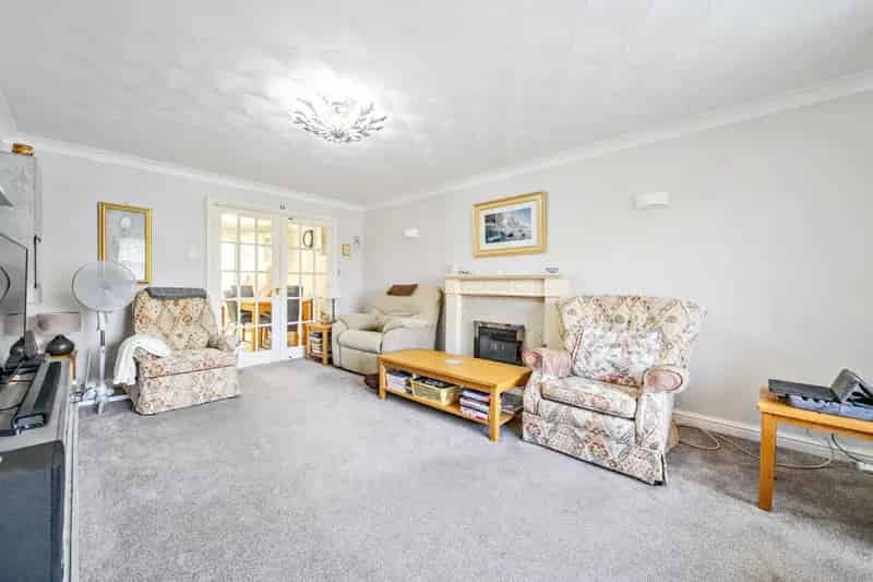3 bedroom House
 For Sale 
Total Size: 1210 SQ FT
