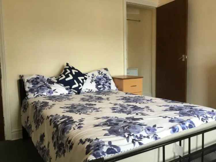 5 Bedroom Student Property Near University of Birmingham
