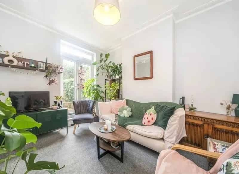 Three Bedroom HMO House Near Hither Green Station