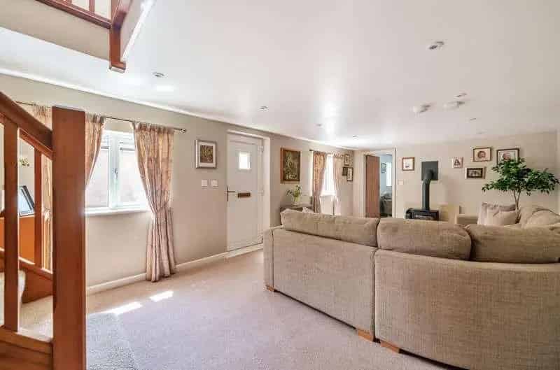 4 Bed Detached House for Sale