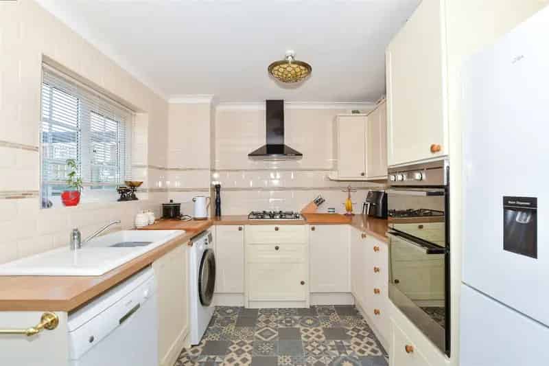 3 Bedroom Semi Detached House for Sale Coxheath