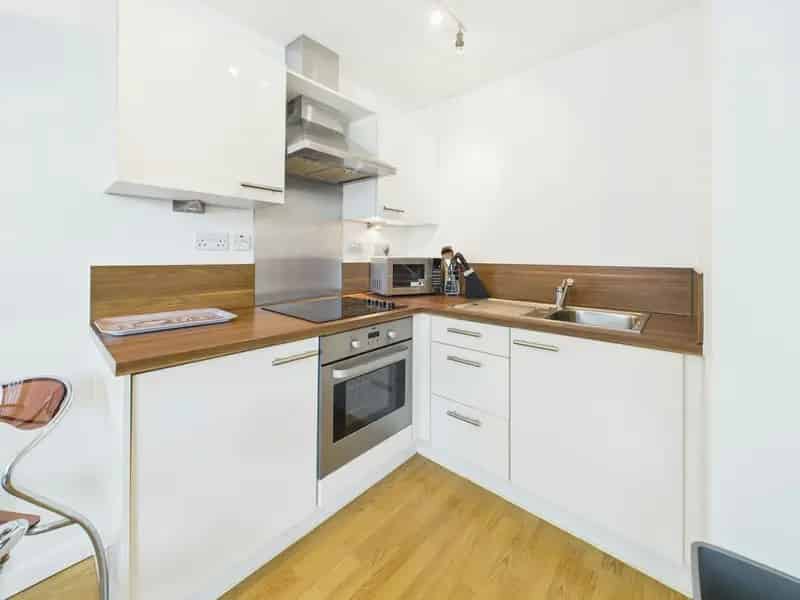 Mann Island One Bedroom Furnished Apartment Stunning Strand Views