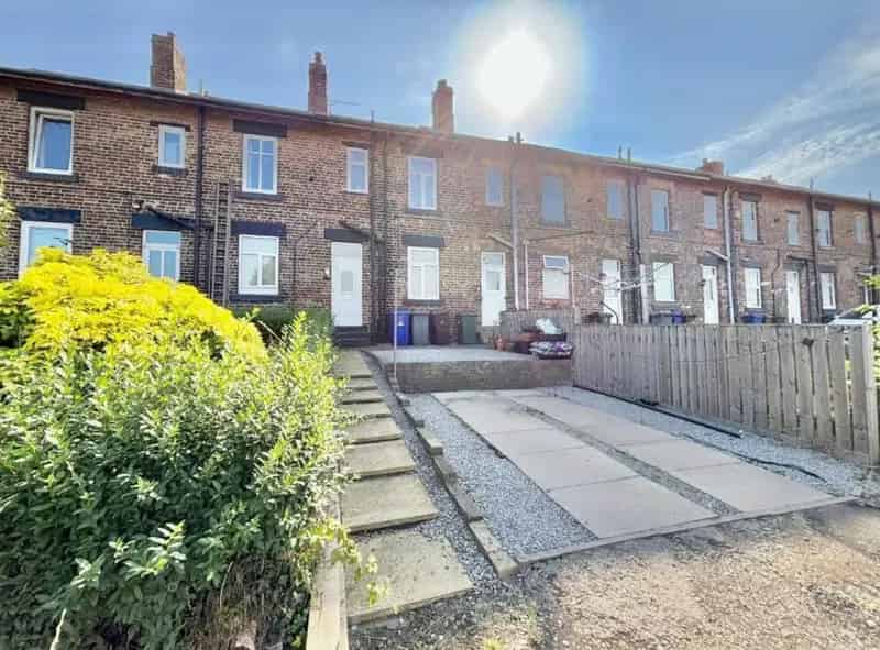 3 Bed House For Sale Barugh Green Modern Kitchen Off Street Parking