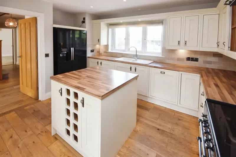 Spacious Family Home with Nature Reserve Views