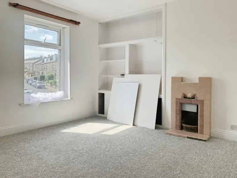 2 Bedroom House To Let in Silsden