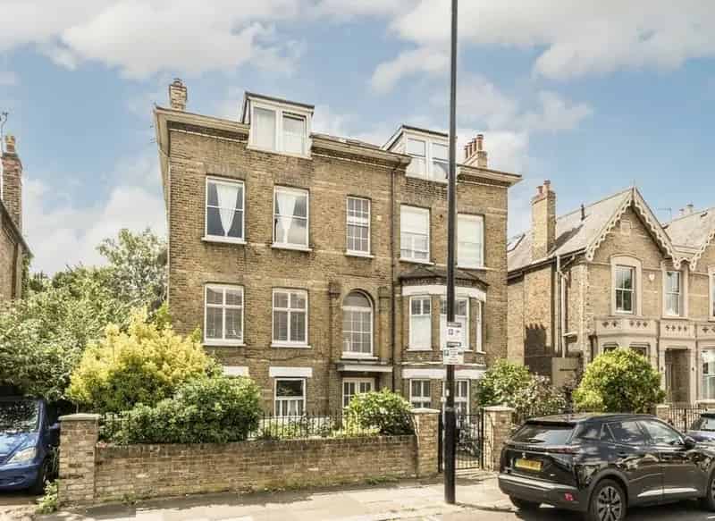 Three Bedroom Apartment Chiswick Period Conversion