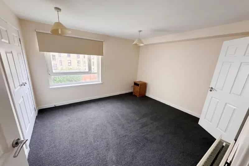 2 Bedroom Flat for Sale in Scotland
