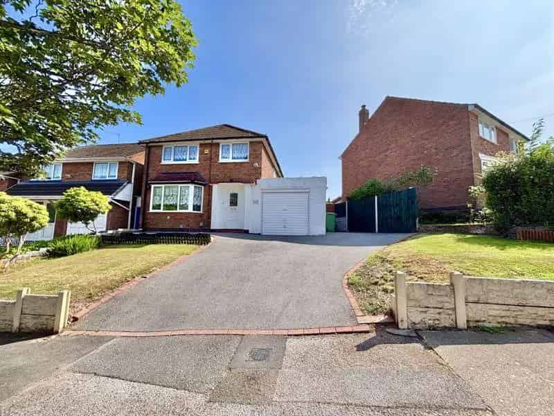 3 Bedroom Detached House for Sale Great Barr