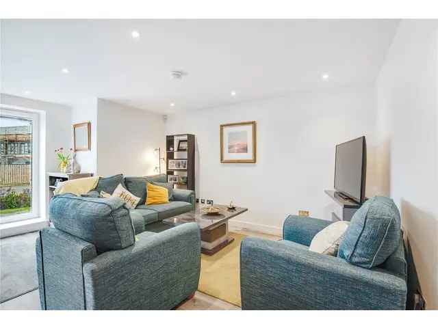 2 Bedroom Flat for Sale in Shawlands