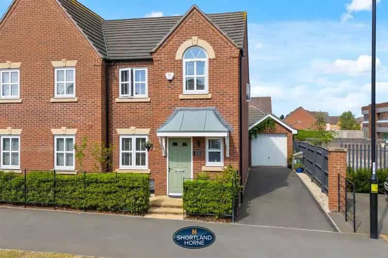 3 Bedroom Semi Detached House For Sale