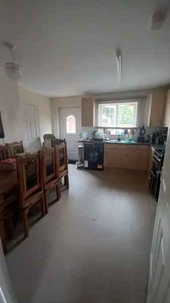 House For Rent in Reading, England