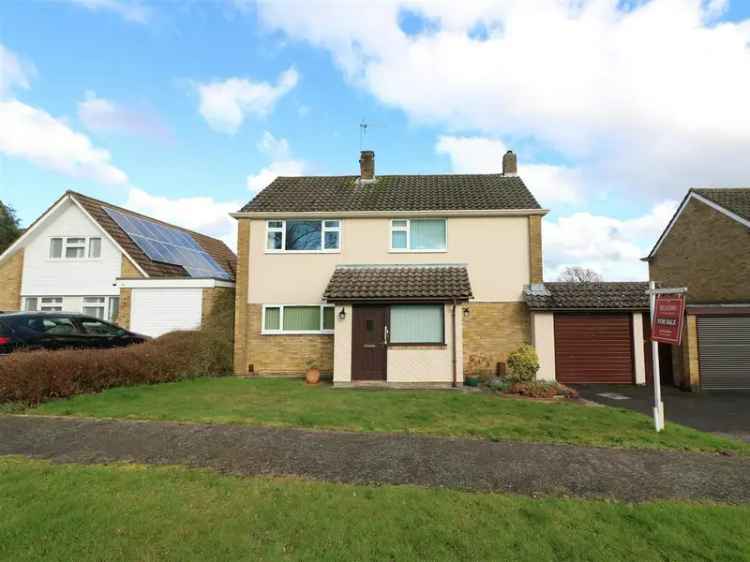 Detached house For Sale in Welwyn Hatfield, England