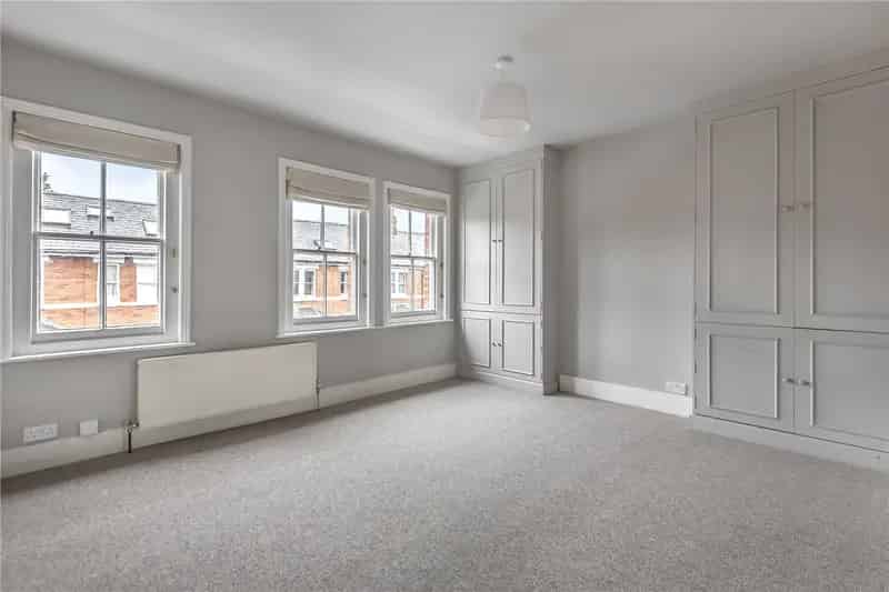 3 Bedroom House Winchester City Centre Close Train Station