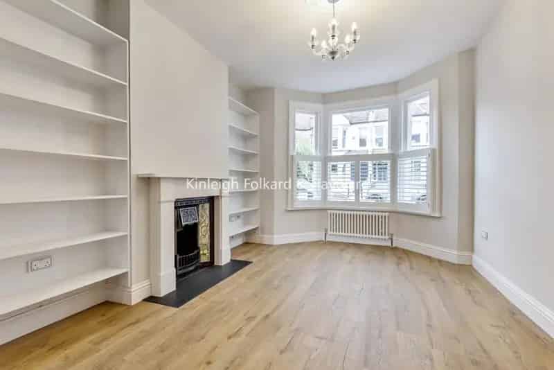 Four Double Bedroom Period House Near Tooting Broadway Tube
