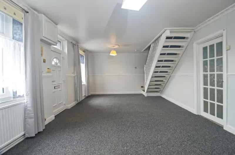 2 bedroom terraced house