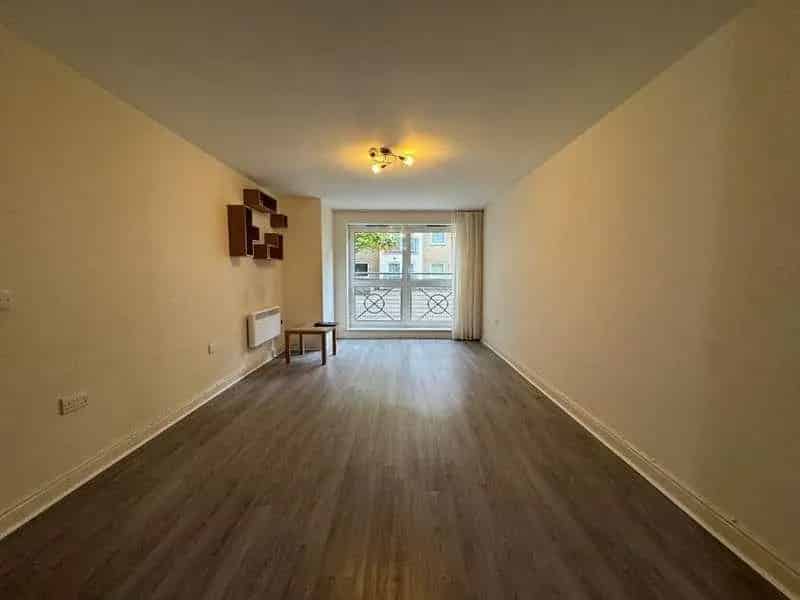 2 Bed Flat for Sale Near Bounds Green and Bowes Park Stations