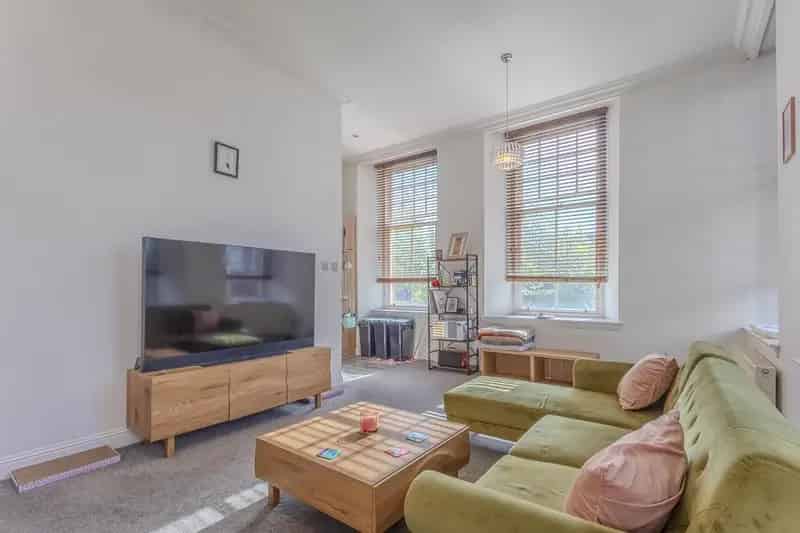 2 Bedroom Flat for Sale Gartcosh Glasgow