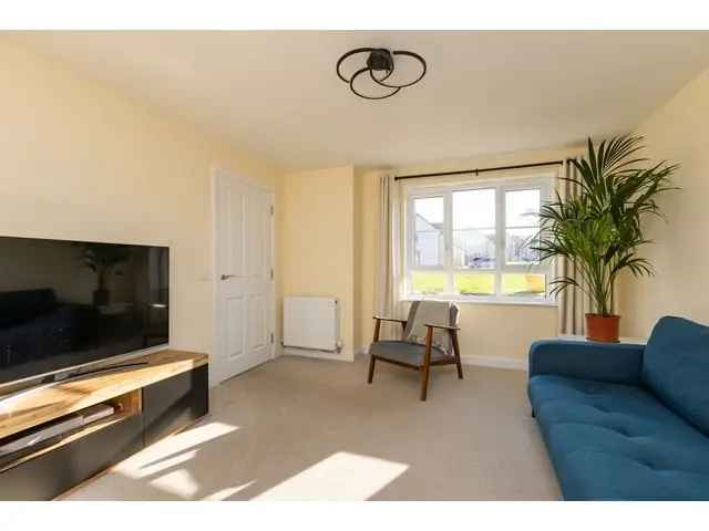 3 Bedroom Semi Detached House for Sale in Wallyford