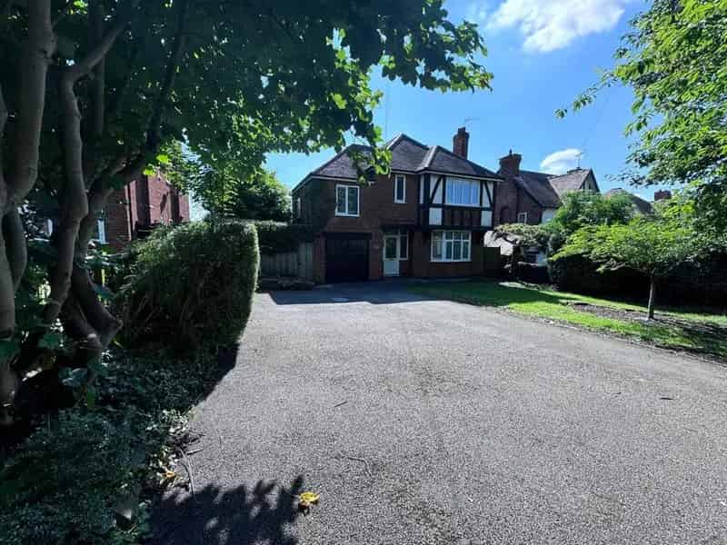 4 Bedroom Detached House to Rent