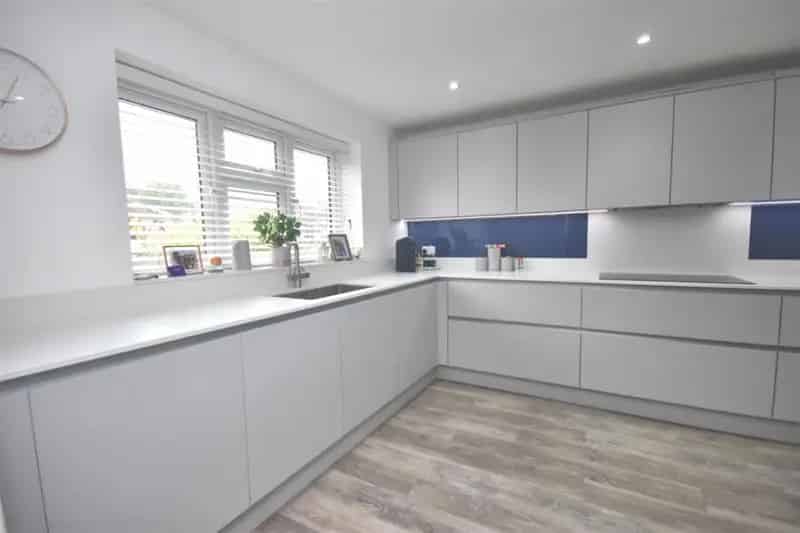 3 Bed Detached House For Sale
