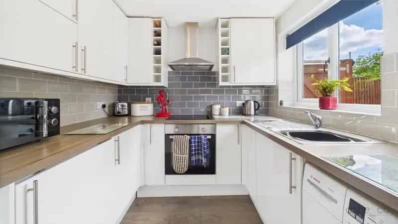 2 Bedroom Semi Detached House for Sale Oakwood