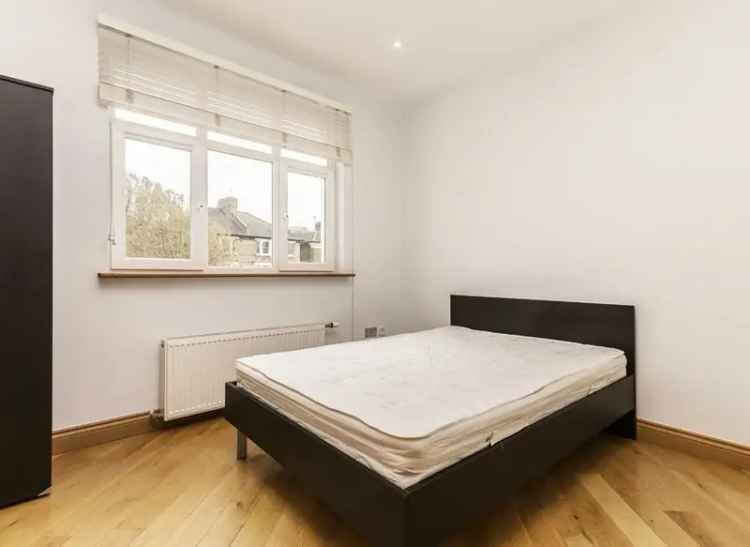 Refurbished One Bedroom Apartment near West Ealing Station