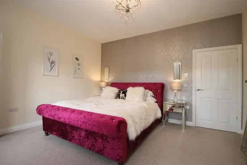 4 bed house for sale