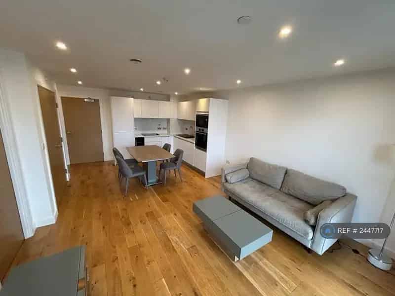1 Bedroom Flat in Arden Gate Development City Centre