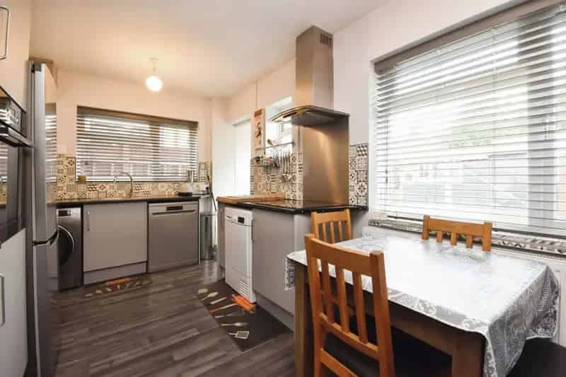 2 Bedroom End Terrace House For Sale
