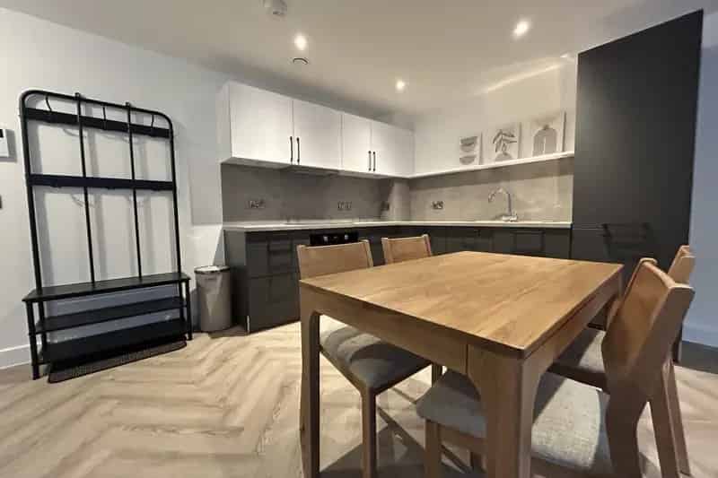 City Centre One-Bedroom Apartment Available Now